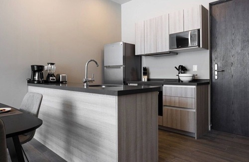 Monterrey Apartamento | Modern Apartment with Pool and Scenic Views