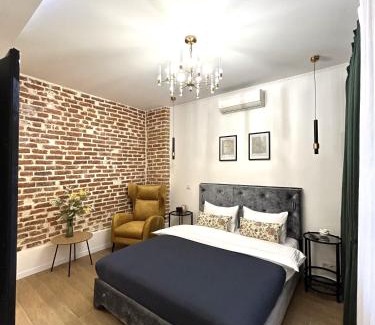 Lviv City Center Apartamento | Modern Apartment, 100m to Opera