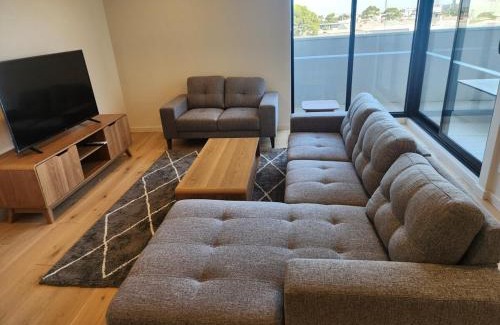 Airport West Apartamento | Modern Apartment Airport Area