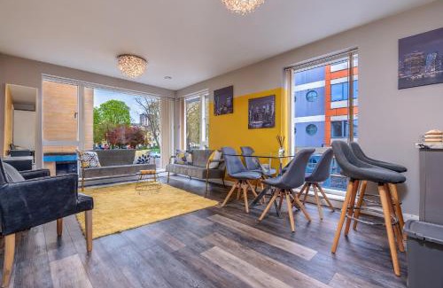 Saint Paul's Apartamento | Modern apartment by Portland Sq w/courtyard views