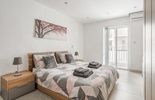 Sliema Apartamento | Modern apartment direct access to Sliema beaches
