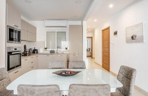 Sliema Apartamento | Modern apartment direct access to Sliema beaches