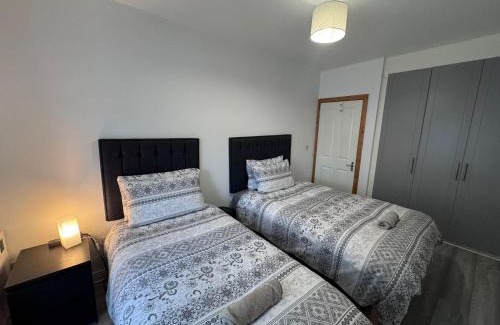 Ongar Apartamento | Modern Apartment good distance from Dublin City and Airport 4people