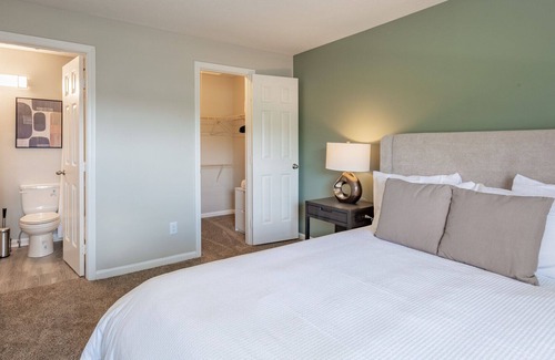 Wayne Apartamento | Modern Apartment in Prime Location (ID1193X713)