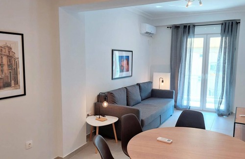 Kinosargous Apartamento | Modern apartment in Acropolis museum