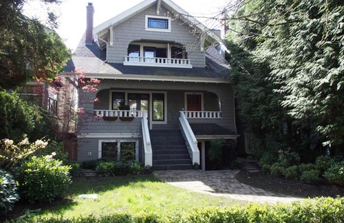 Kitsilano Apartamento | Modern Apartment in Beautiful Kitsilano
