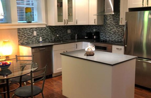 Kitsilano Apartamento | Modern Apartment in Beautiful Kitsilano