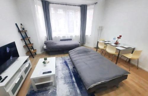 Sint-Jans-Molenbeek Apartamento | Modern Apartment in Molenbeek-Saint-Jean/77 m²/Parking