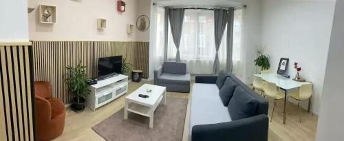 Sint-Jans-Molenbeek Apartamento | Modern Apartment in Molenbeek-Saint-Jean/77 m²/Parking