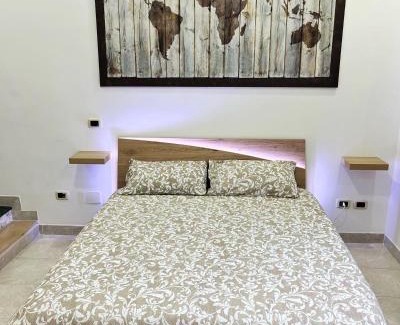 Naples City Centre Apartamento | Modern Apartment in Napoli, Balcony