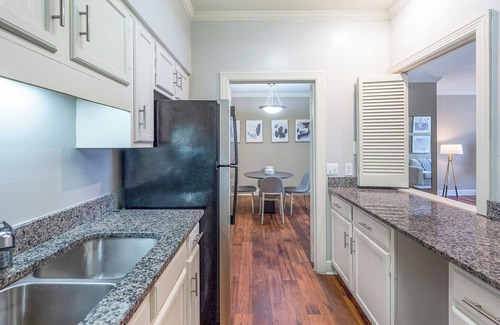 Green Hills Apartamento | Modern Apartment in Prime Location (ID9741X91)