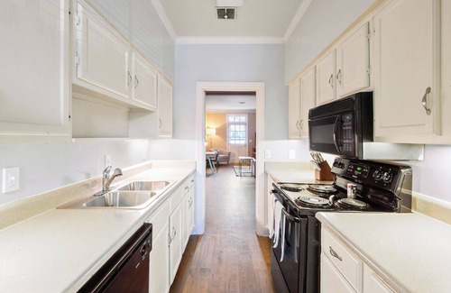 Green Hills Apartamento | Modern Apartment in Prime Location (ID7786X36)