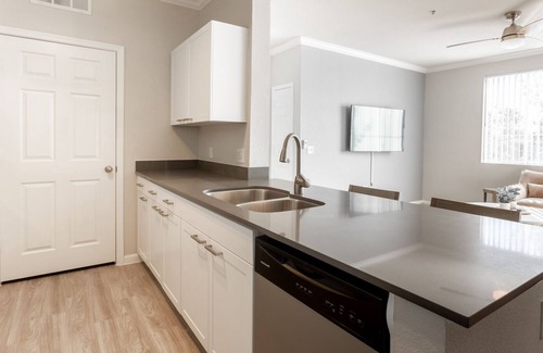 Tramonto Apartamento | Modern Apartment in Prime Location (ID4281)