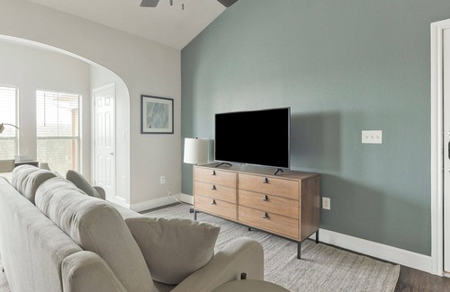 Richmond Apartamento | Modern Apartment in Prime Location (ID1272X140)