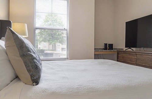 Durham Apartamento | Modern Apartment in Prime Location (ID7306)