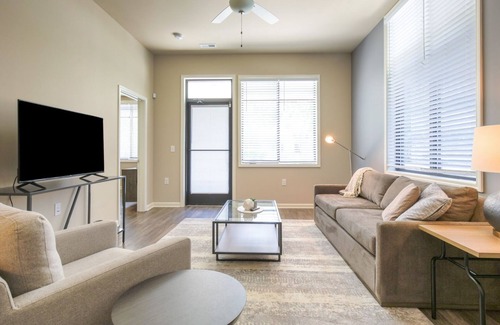 Wilmington Apartamento | Modern Apartment in Prime Location (ID9422X79)