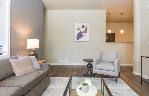 Wilmington Apartamento | Modern Apartment in Prime Location (ID9422X79)