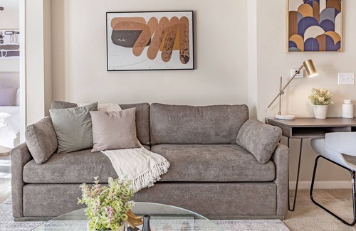 Wilmington Apartamento | Modern Apartment in Prime Location (ID1253X730)