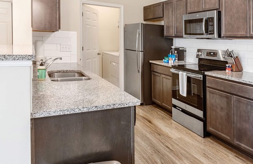 Wilmington Apartamento | Modern Apartment in Prime Location (ID1253X730)