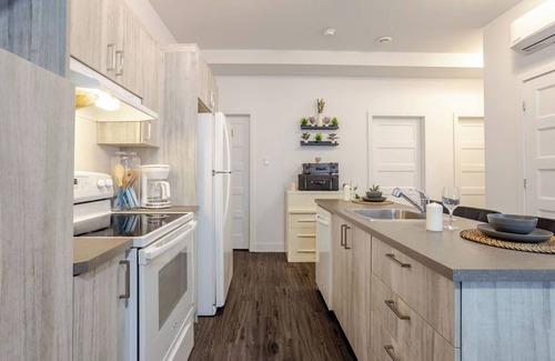 Southwest Apartamento | Modern Apartment in the Heart of Griffintown