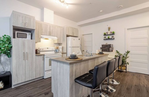 Southwest Apartamento | Modern Apartment in the Heart of Griffintown