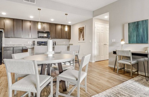 Trafalgar Apartamento | Modern Apartment in Prime Location (ID8394X24)
