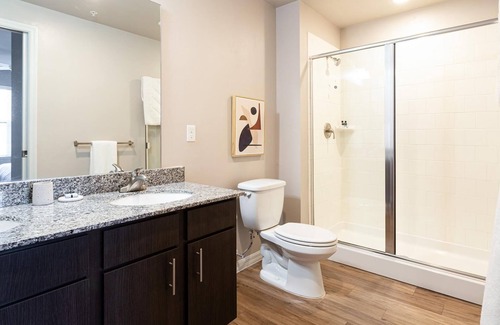 Trafalgar Apartamento | Modern Apartment in Prime Location (ID8616X10)