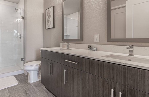 Biggar Apartamento | Modern Apartment in Prime Location (ID8083X42)