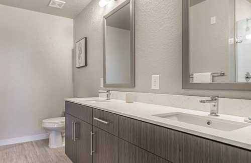 Biggar Apartamento | Modern Apartment in Prime Location (ID8094X55)
