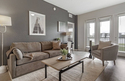 Biggar Apartamento | Modern Apartment in Prime Location (ID8608X81)