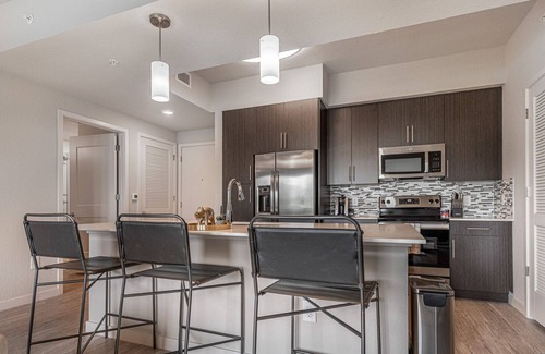 Biggar Apartamento | Modern Apartment in Prime Location (ID8083X55)