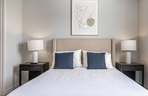 Biggar Apartamento | Modern Apartment in Prime Location (ID8094X36)