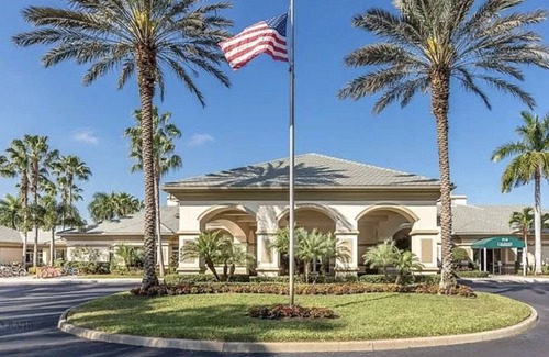 Biggar Apartamento | Modern apartment in famous gated Legends Country Club in Fort Myers, Fl.