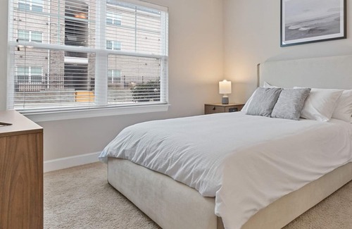 Greensboro Apartamento | Modern Apartment in Prime Location (ID7187X91)