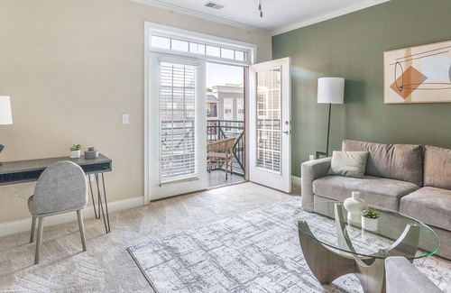 Greensboro Apartamento | Modern Apartment in Prime Location (ID1285X345)