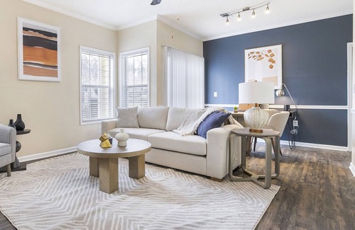 Jamestown Apartamento | Modern Apartment in Prime Location (ID8560X36)