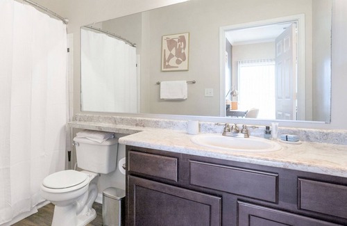 Jamestown Apartamento | Modern Apartment in Prime Location (ID8560X36)