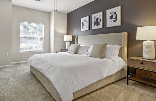 Jamestown Apartamento | Modern Apartment in Prime Location (ID1165X915)