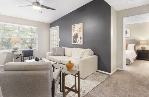 Plant City Apartamento | Modern Apartment in Prime Location (ID1009X955)