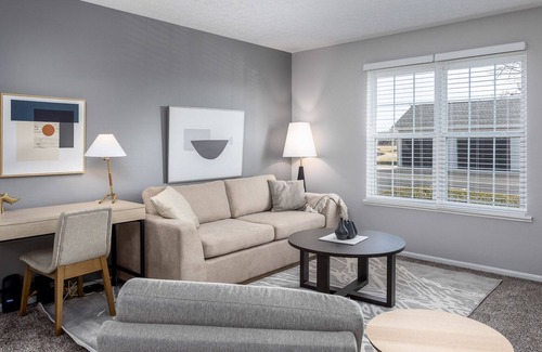 Lewis Center Apartamento | Modern Apartment in Prime Location (ID8607X44)