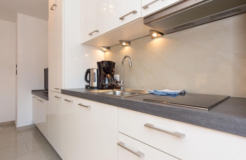 Krk Apartamento | Apartamento moderno Koralj con piscina No. 2