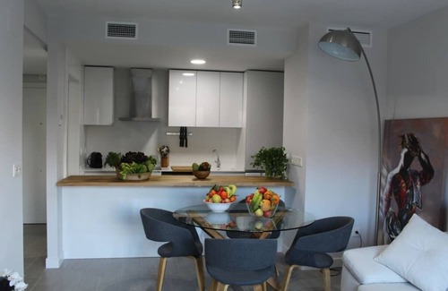 Playa de San Juan Apartamento | Moderno apartamento cerca de la playa
