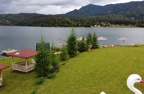 Colibita Apartamento | Modern apartment on the shore of Lake Colibița
