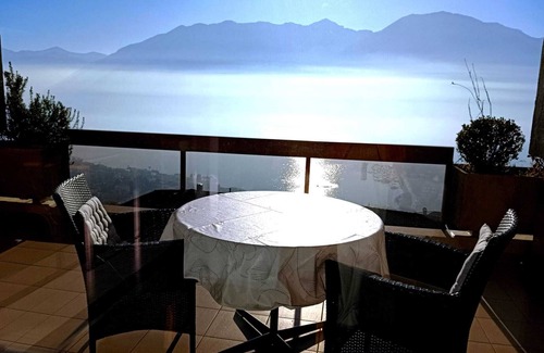 Orselina Apartamento | Modern apartment on the 3rd floor for 1-4 persons.