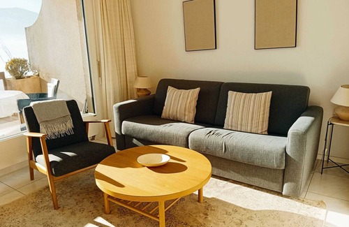 Orselina Apartamento | Modern apartment on the 3rd floor for 1-4 persons.