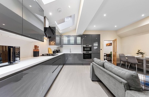 College Park and Old Oak Apartamento | Modern Apartment Shepherd's Bush Near Westfield