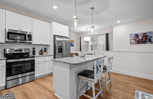 Wilmington Apartamento | Modern Apartment short walk from Riverwalk| Full Kitchen, Wifi and Central AC