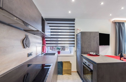 Santa Cristina Val Gardena Apartamento | Moderno apartamento "Ulli" cerca del teleférico con vistas a la montaña y Wi-Fi