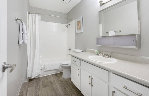 Spring Valley Apartamento | Modern Apartment in Prime Location (ID9400X62)