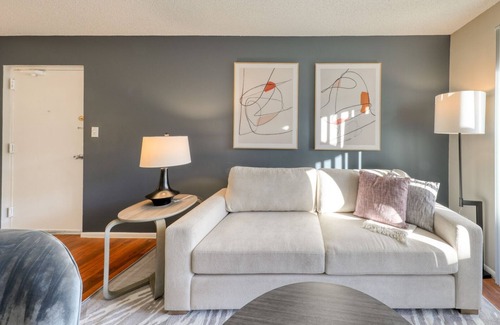St. Petersburg - Clearwater Apartamento | Modern Apartment in Prime Location (ID8526X47)